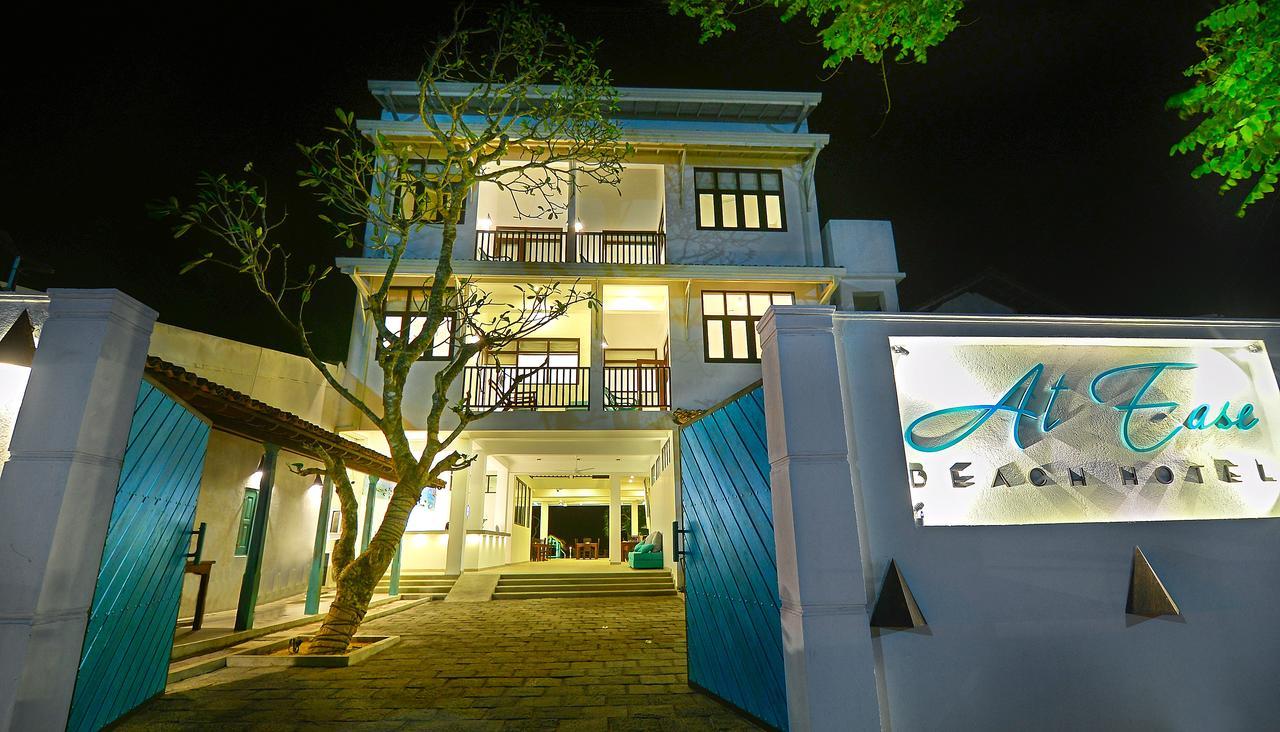 At Ease Beach Hotel Hikkaduwa Dış mekan fotoğraf